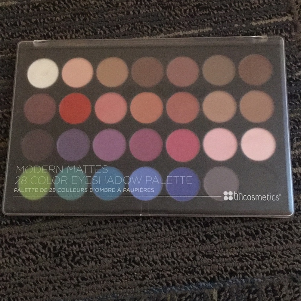 Modern mattes palette by Bh cosmetics